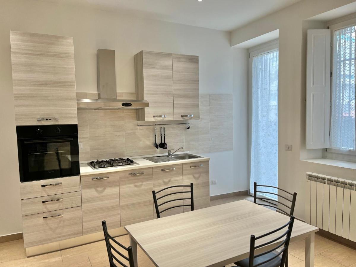 Palazzo Proietti Bilo 2 Apartment Biella Luaran gambar