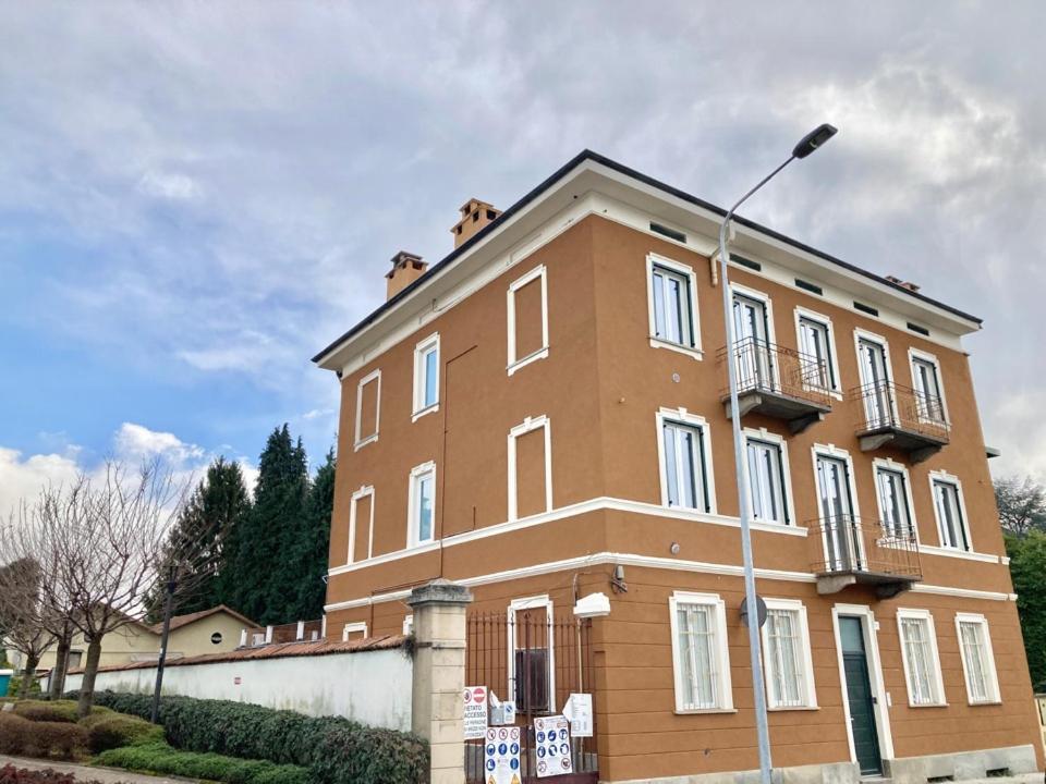 Palazzo Proietti Bilo 2 Apartment Biella Luaran gambar